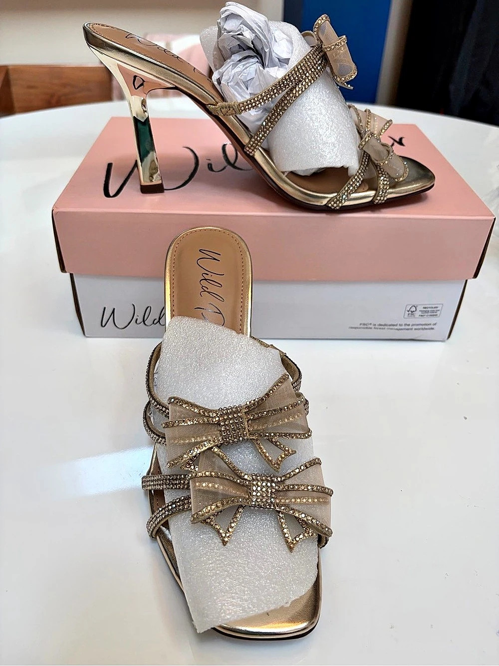 #1029Wild Pair Luciennef Gold Met Rhinestone Bow Heels in Gold & White US 8 M N